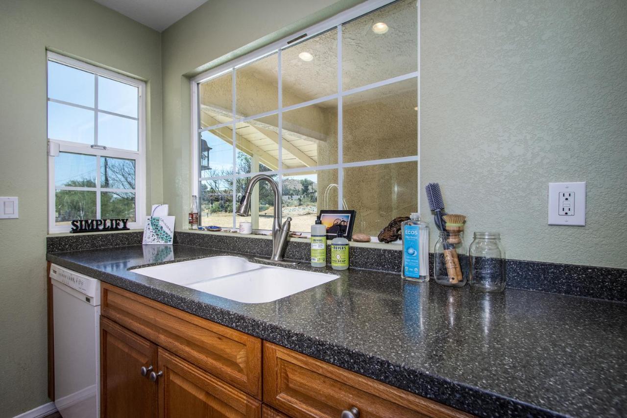 Peaceful Home With Nature Views & Trail Access Yucca Valley Exterior foto